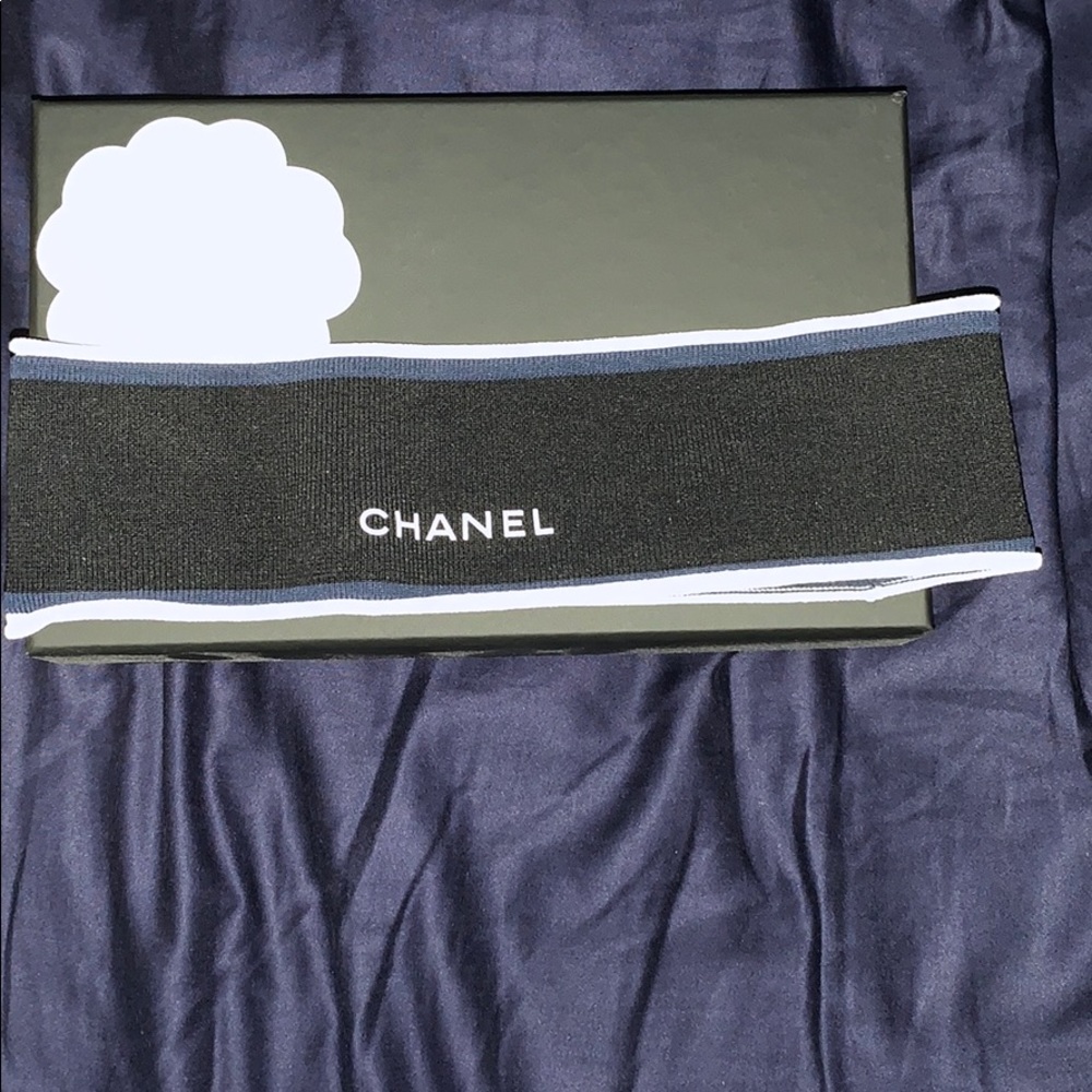 Chanel headband
